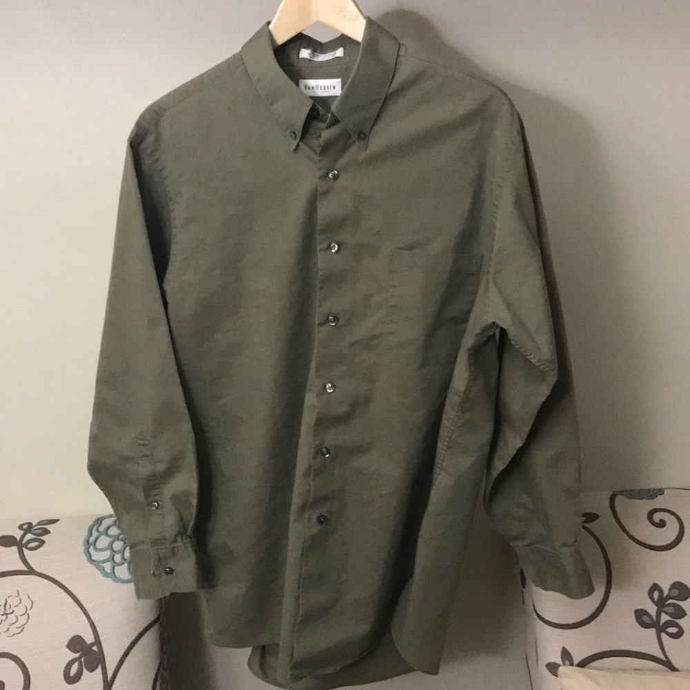 Men’s Van Heusen Long Sleeve Dress  Shirt
